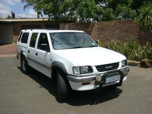 Isuzu Trooper 1998, Manual, 2.6 litres - Fochville